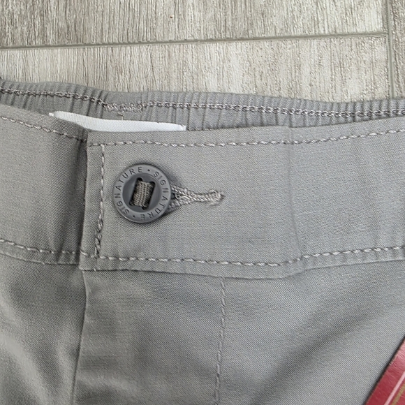 Signature by Levi Strauss Men's Light Gray Flat Front Shorts - Picture 3 of 7